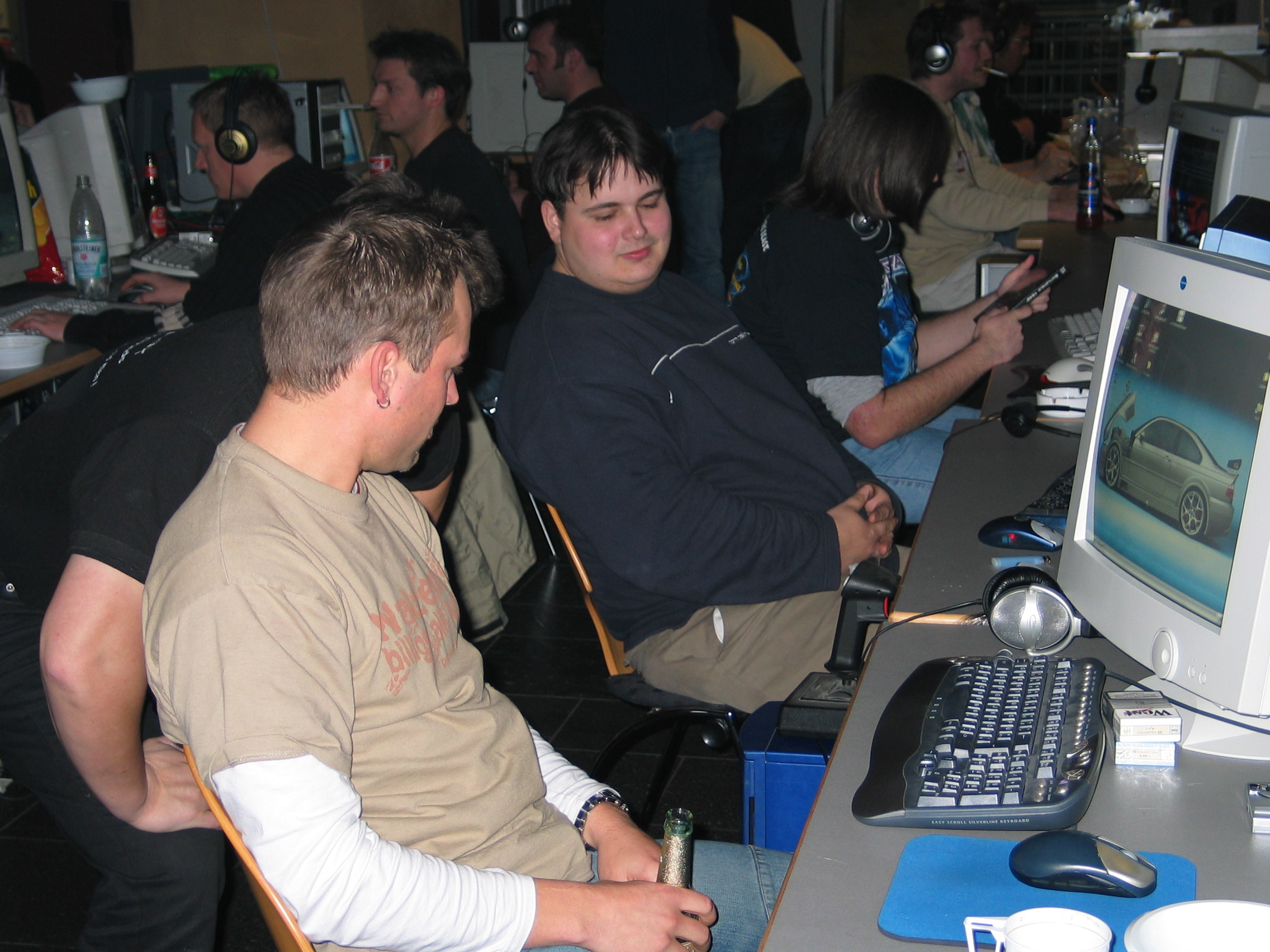 lan9.JPG>