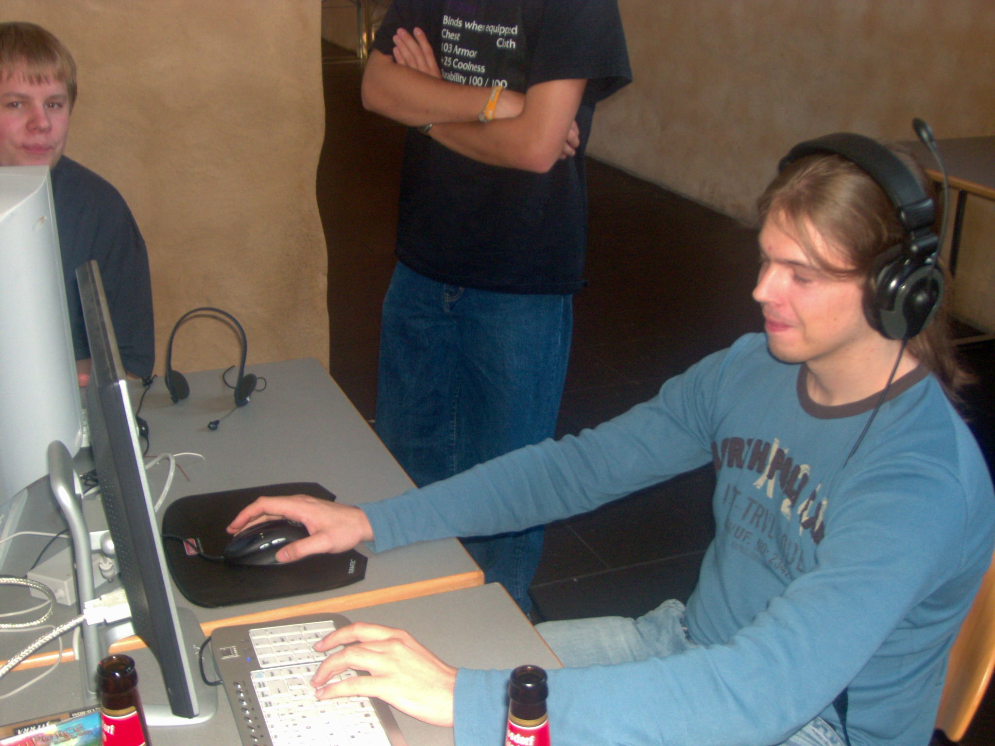 PIC01000.JPG>
